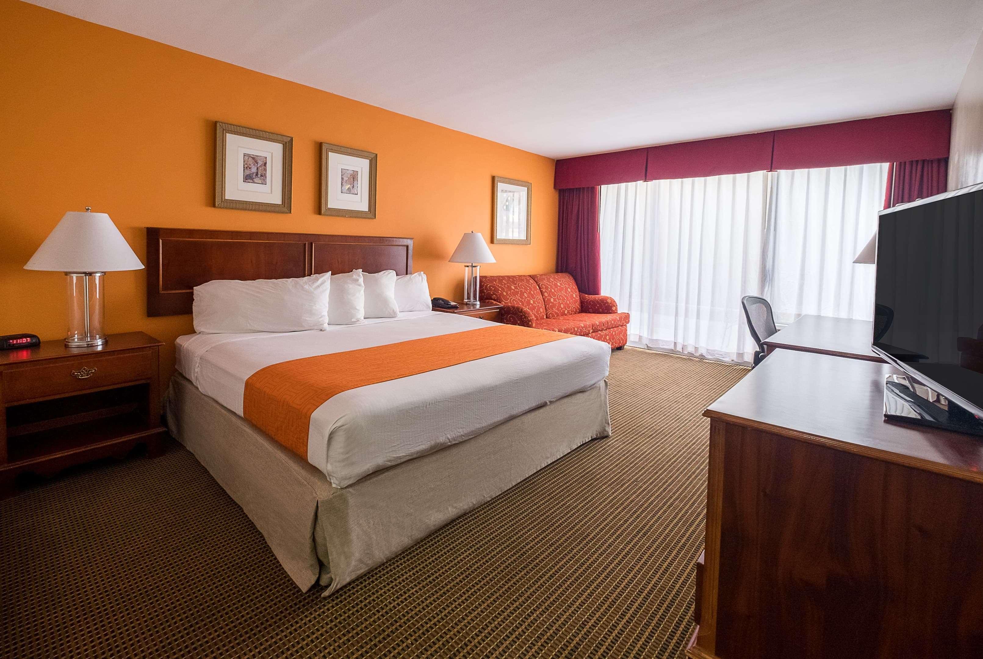 Howard Johnson By Wyndham Fullerton/Anaheim Conference Cntr מראה חיצוני תמונה