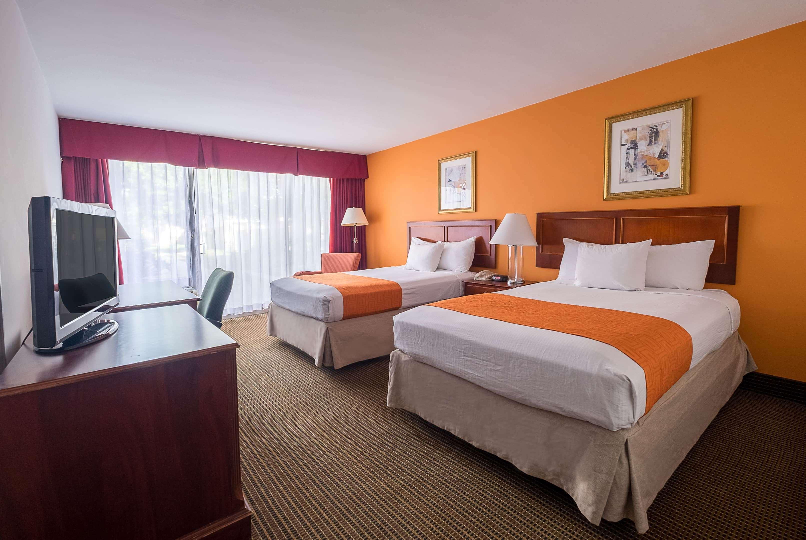 Howard Johnson By Wyndham Fullerton/Anaheim Conference Cntr מראה חיצוני תמונה