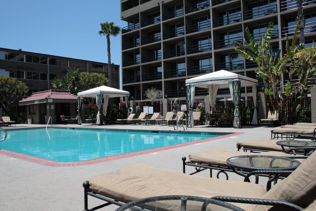 Howard Johnson By Wyndham Fullerton/Anaheim Conference Cntr מראה חיצוני תמונה