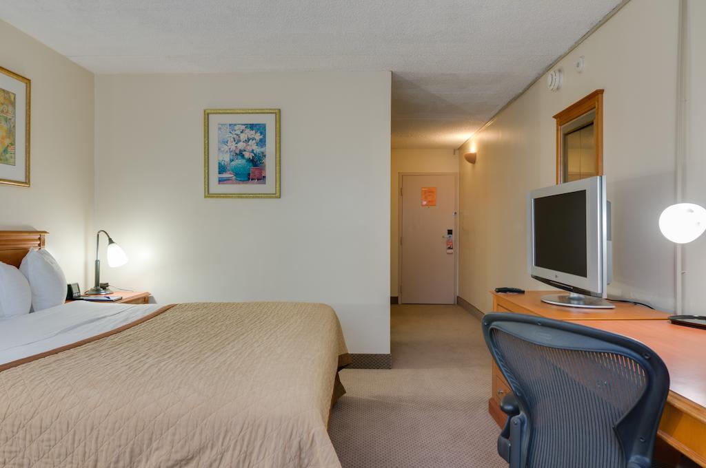 Howard Johnson By Wyndham Fullerton/Anaheim Conference Cntr מראה חיצוני תמונה