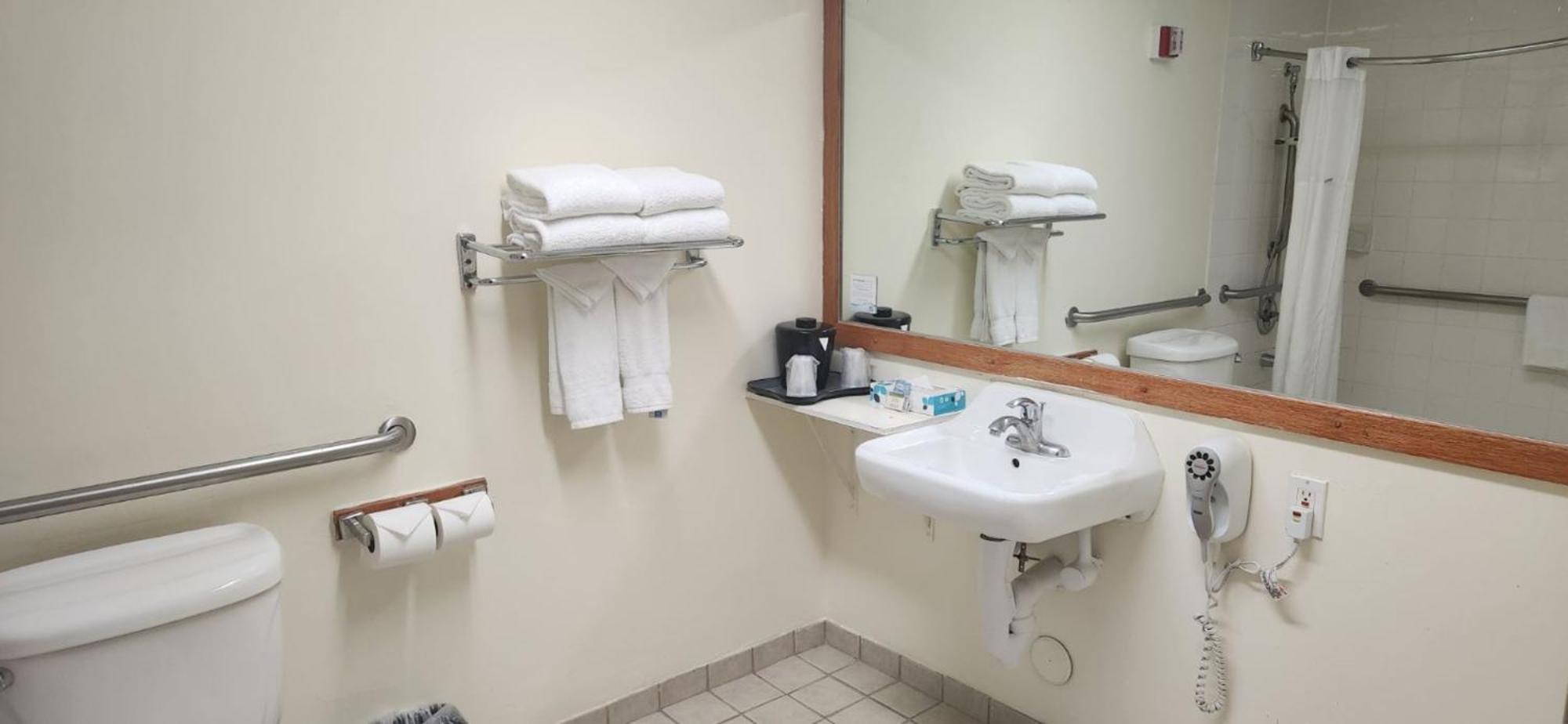 Howard Johnson By Wyndham Fullerton/Anaheim Conference Cntr מראה חיצוני תמונה