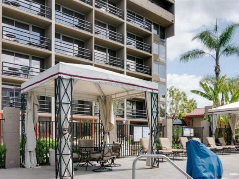 Howard Johnson By Wyndham Fullerton/Anaheim Conference Cntr מראה חיצוני תמונה