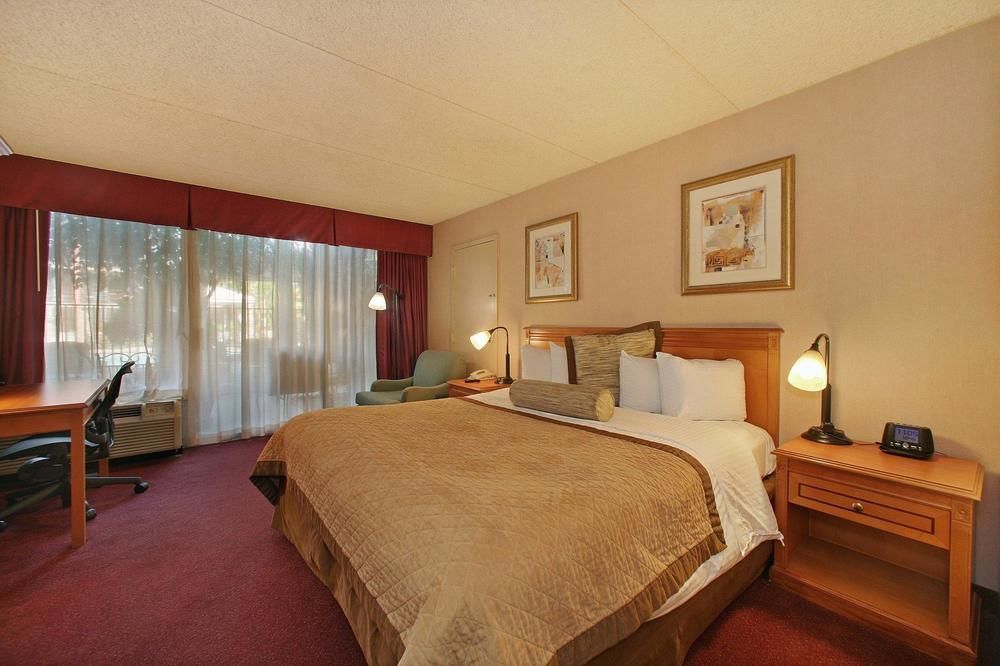 Howard Johnson By Wyndham Fullerton/Anaheim Conference Cntr מראה חיצוני תמונה