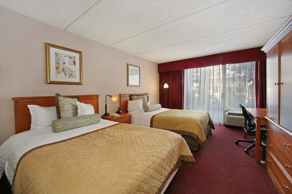Howard Johnson By Wyndham Fullerton/Anaheim Conference Cntr מראה חיצוני תמונה